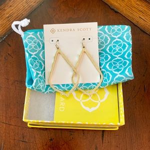 Kendra Scott Sophee Drop Earrings in Gold